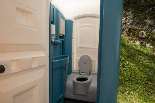 Best Porta potty delivery and setup  in West Liberty, WV